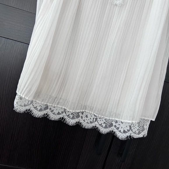 White House Black Market White Lace Pleated Camisole - Picture 6 of 9